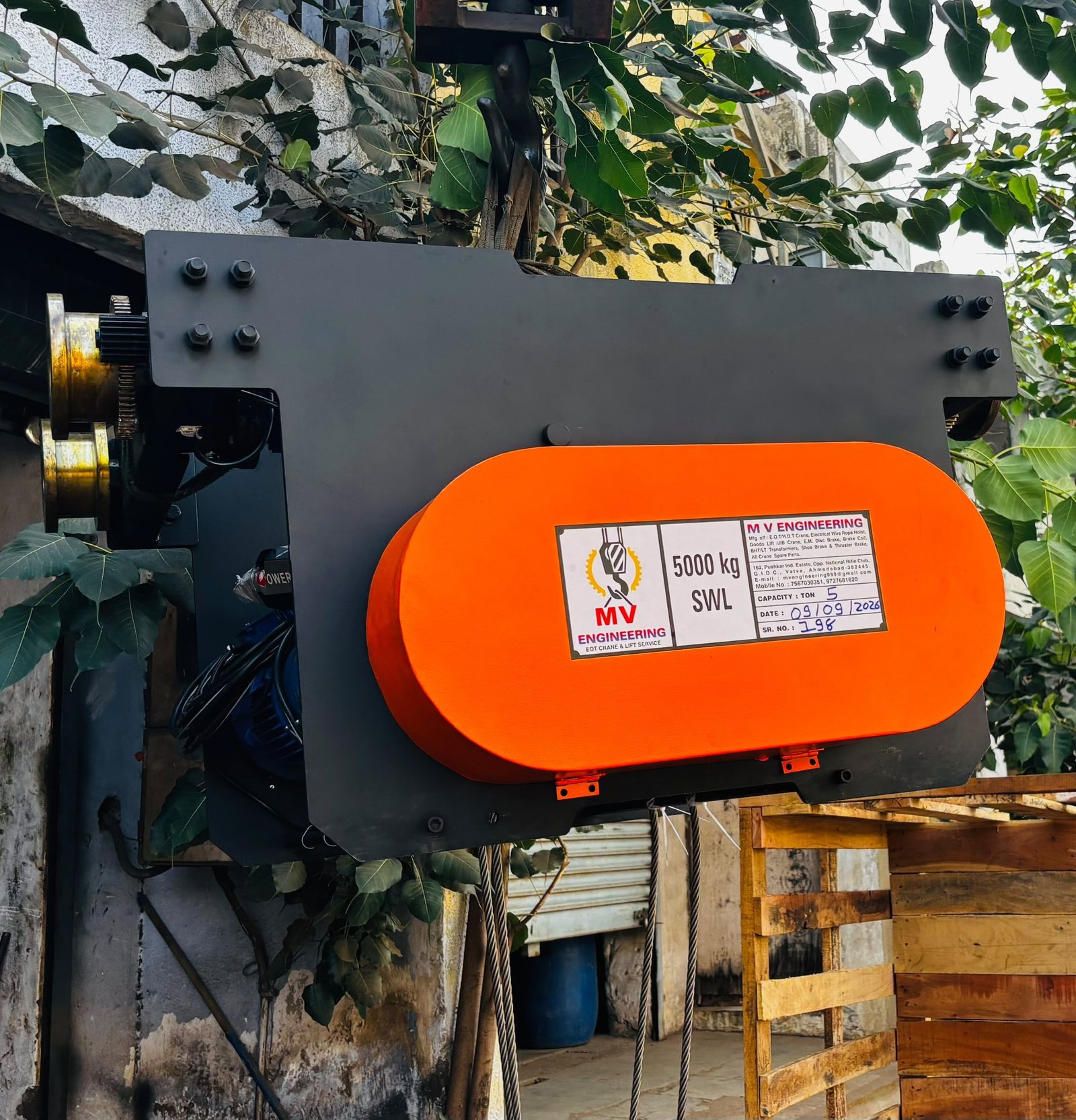 CRABE TYPE WIRE ROPE HOIST DOUBLE GIRDER